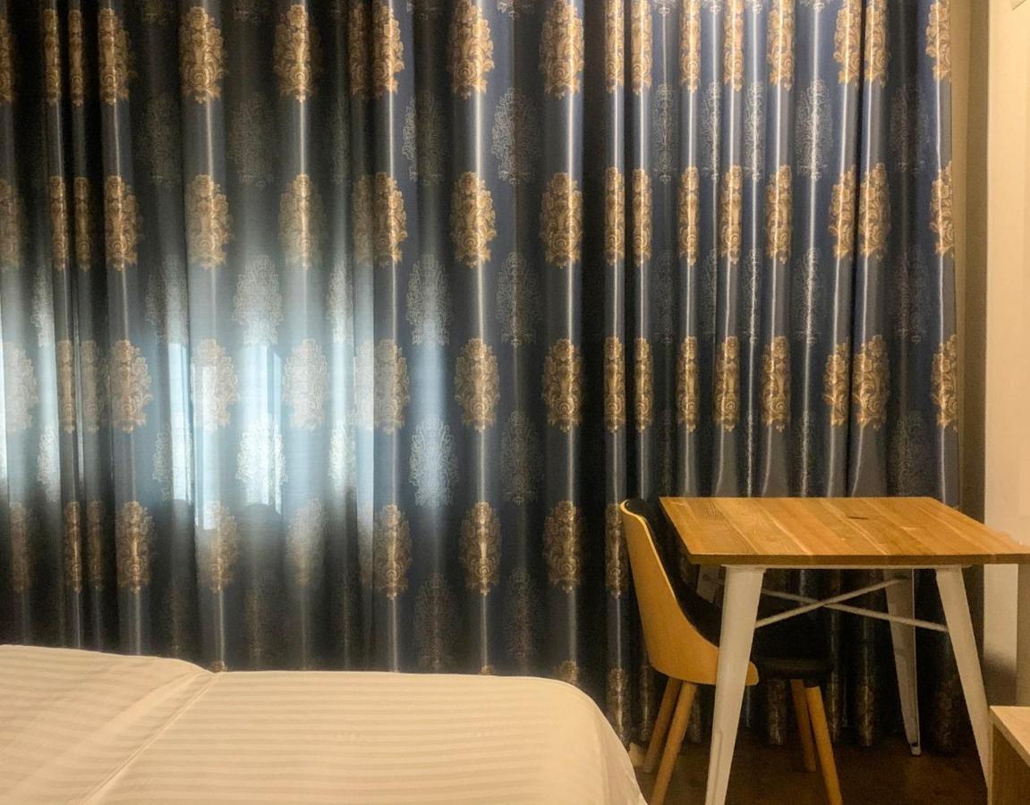 Park Hotel Tirana Yzberish Екстер'єр фото