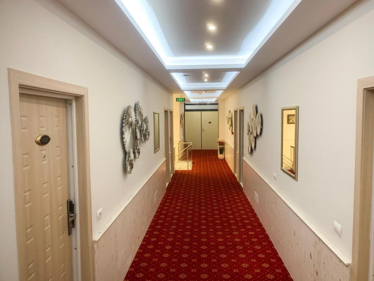 Park Hotel Tirana Yzberish Екстер'єр фото