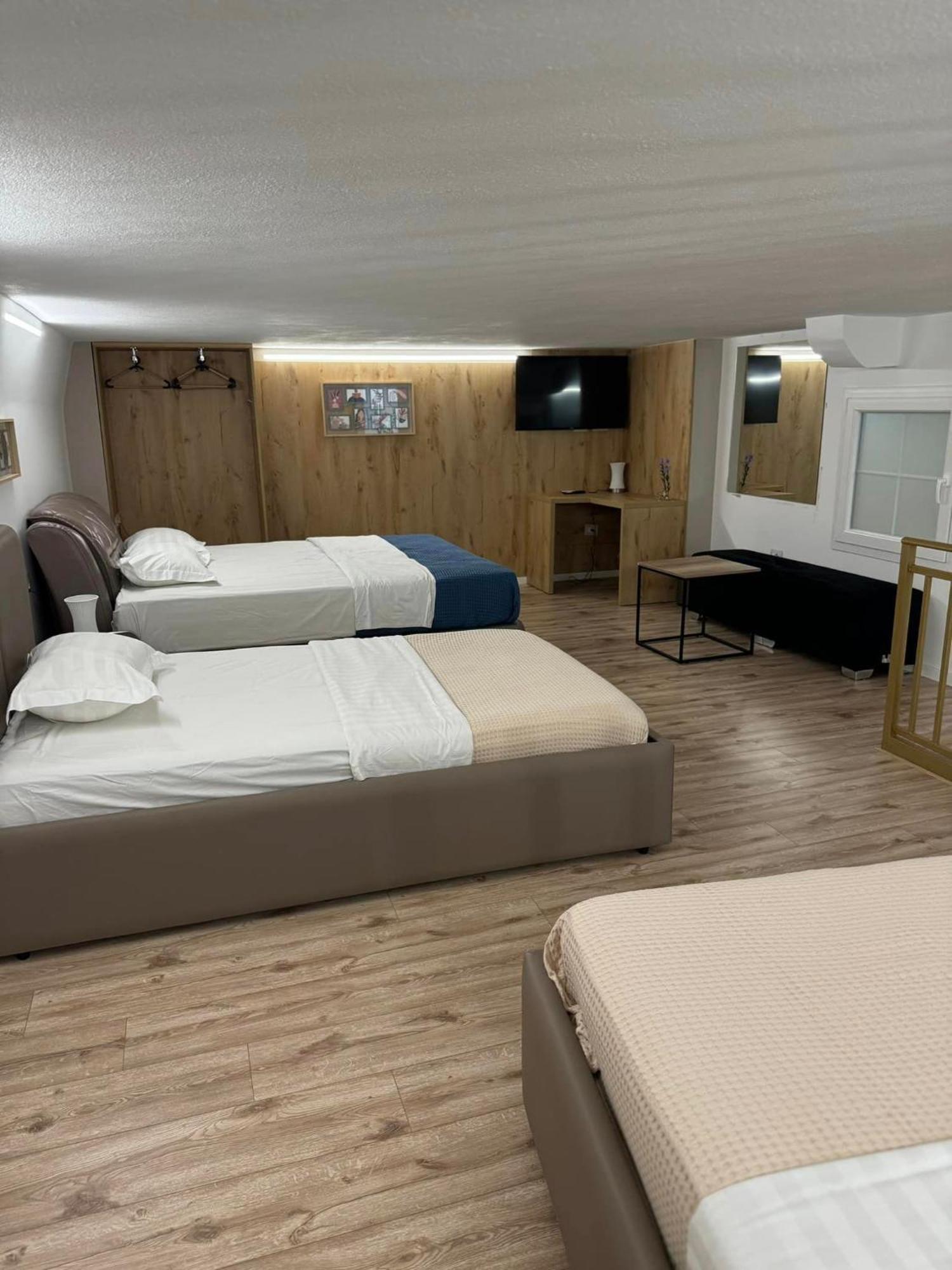 Park Hotel Tirana Yzberish Екстер'єр фото
