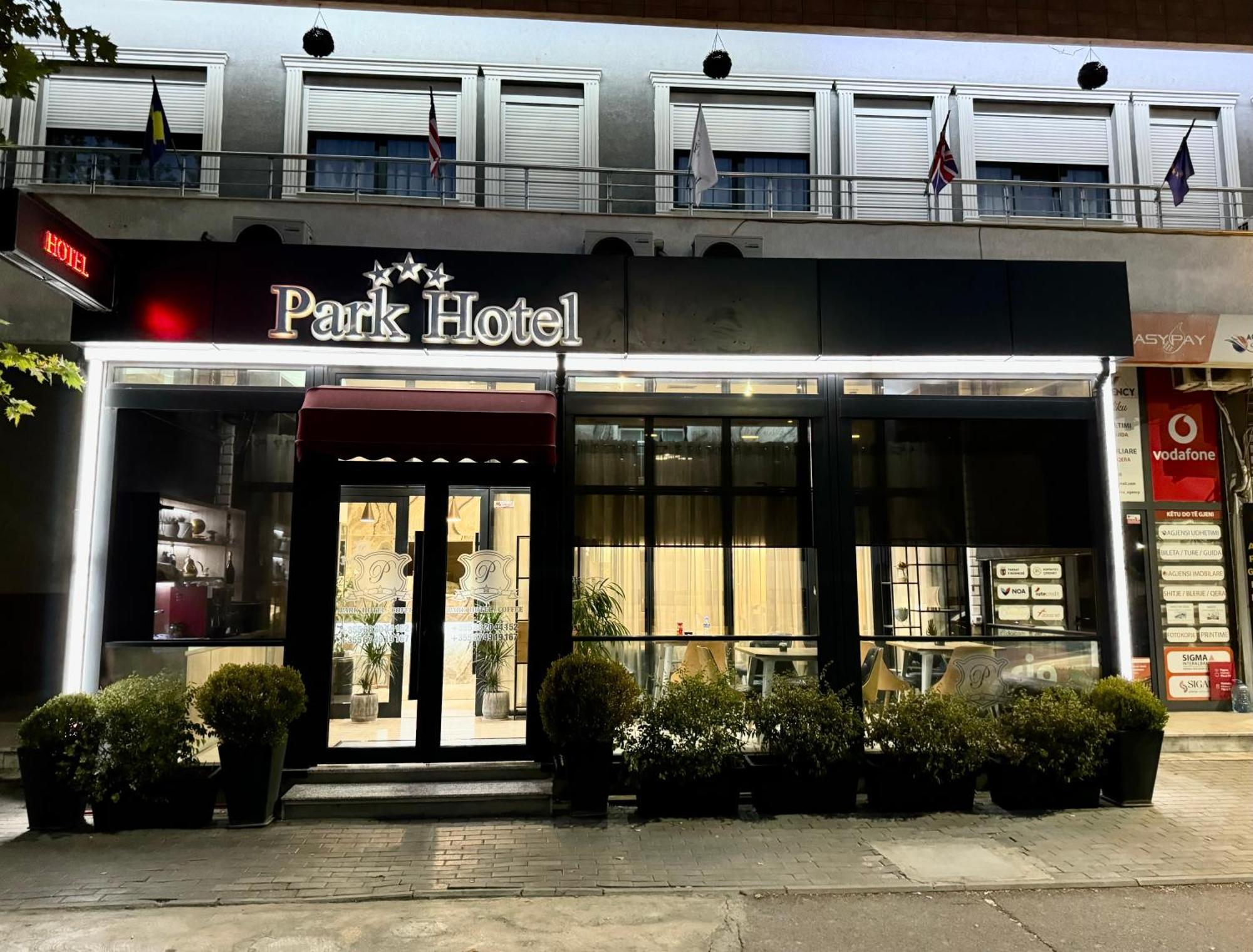 Park Hotel Tirana Yzberish Екстер'єр фото