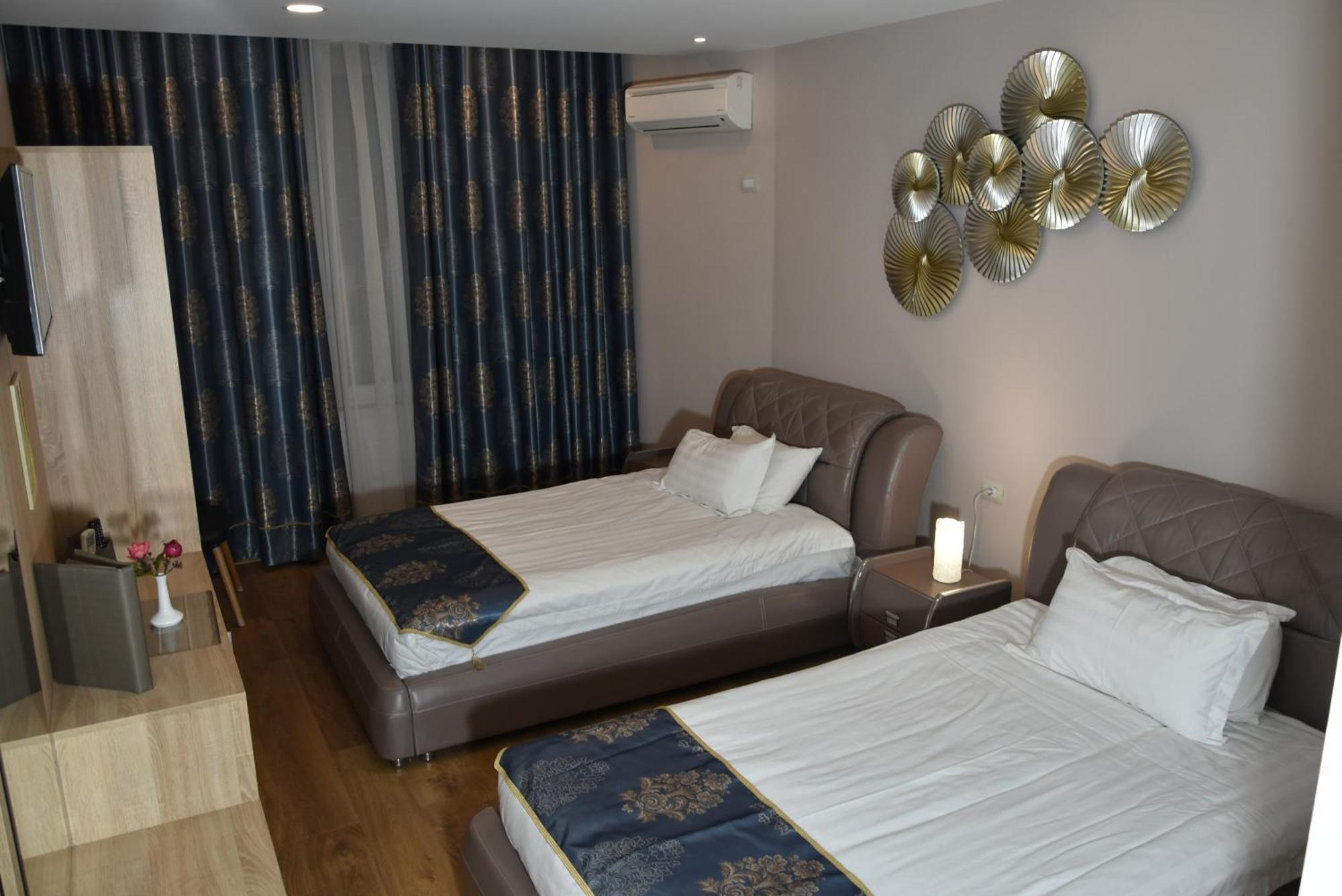 Park Hotel Tirana Yzberish Екстер'єр фото